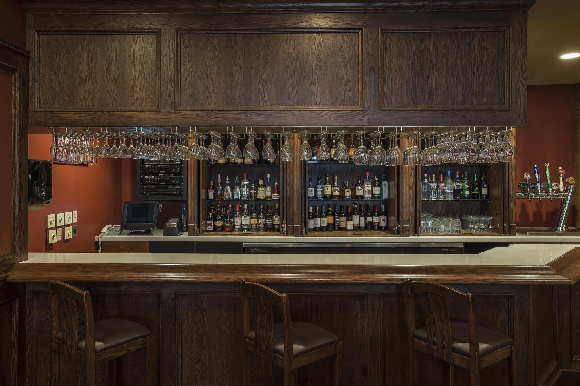 Hotel Western Airport 3*